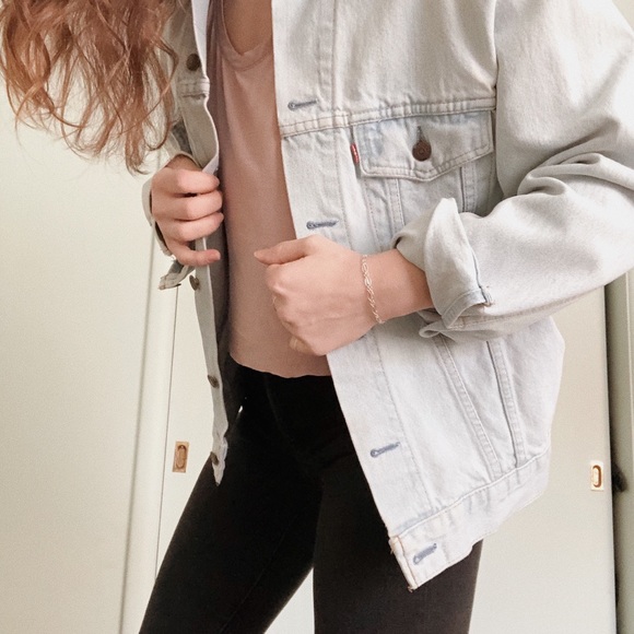 ❌SOLD — LEVI’S Oversized Denim Jacket - Picture 3 of 7